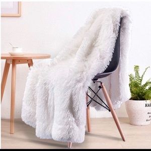 🎀White Faux Fur Soft Blanket 50x60🎀 NEW
